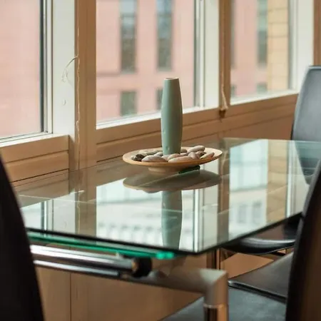 Urban Couples Retreat Apart- Pool Table & Balcony