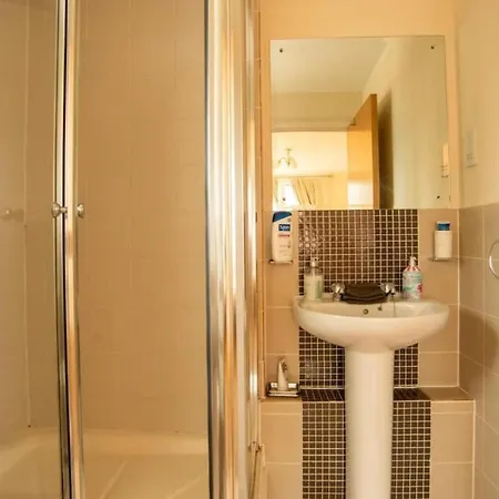 Daire Urban Couples Retreat Apart- Pool Table & Balcony Bristol